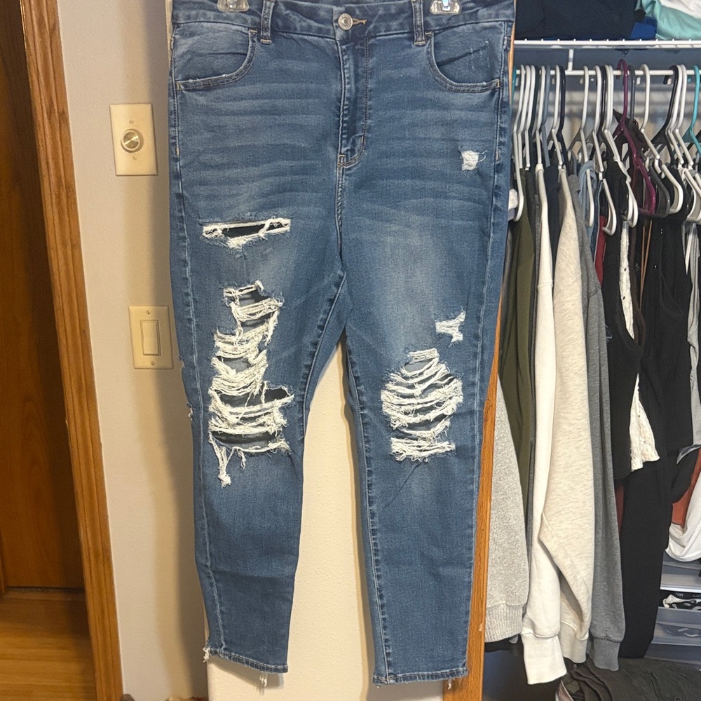 American Eagle Outfitters Distressed Blue Jeans